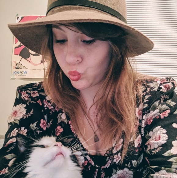 Meet your Posher, Sarah - Picture 6 of 7